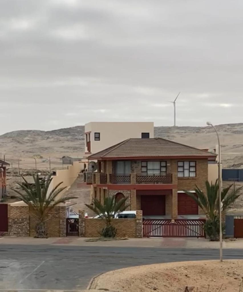 The Oasis Accommodation Людериц Экстерьер фото